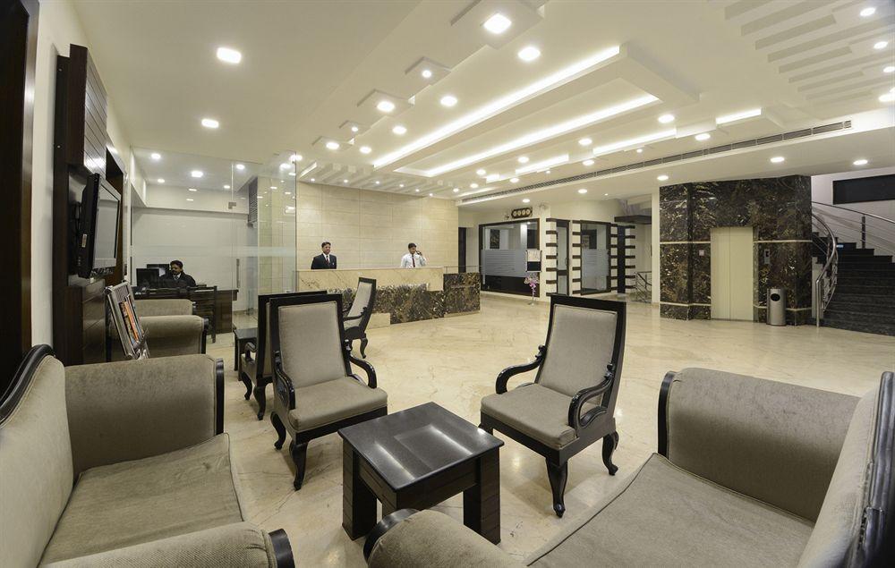 Hotel Atithi Агра Екстериор снимка