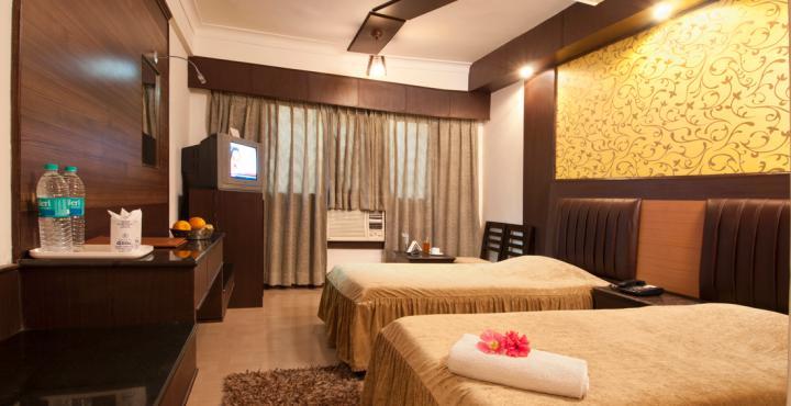 Hotel Atithi Агра Екстериор снимка