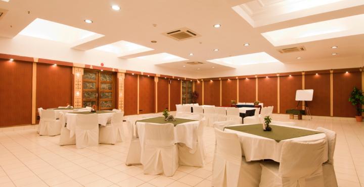 Hotel Atithi Агра Екстериор снимка
