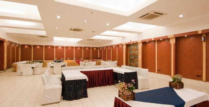 Hotel Atithi Агра Екстериор снимка