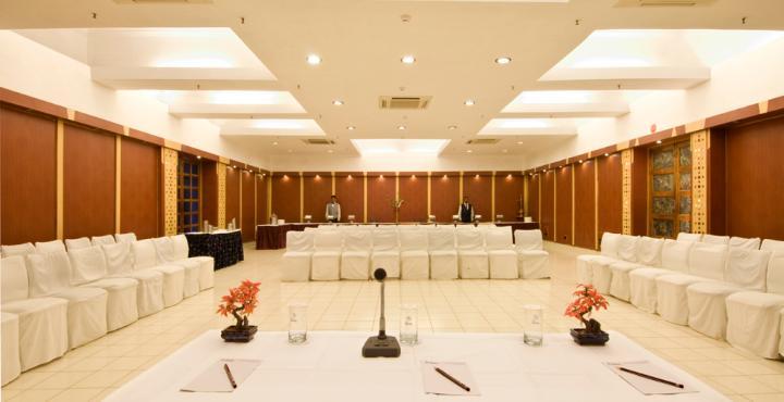 Hotel Atithi Агра Екстериор снимка