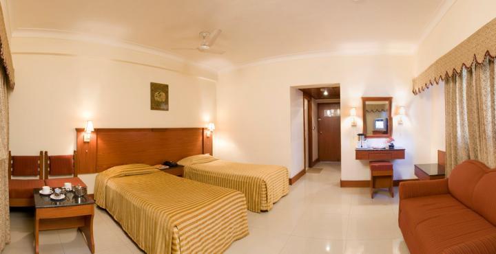Hotel Atithi Агра Екстериор снимка