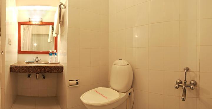 Hotel Atithi Агра Екстериор снимка
