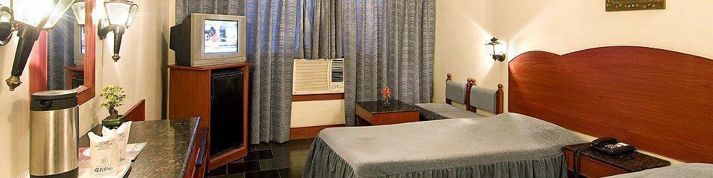 Hotel Atithi Агра Екстериор снимка