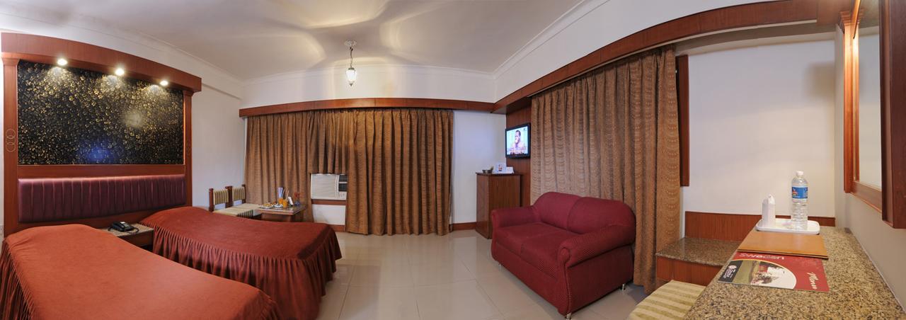 Hotel Atithi Агра Екстериор снимка